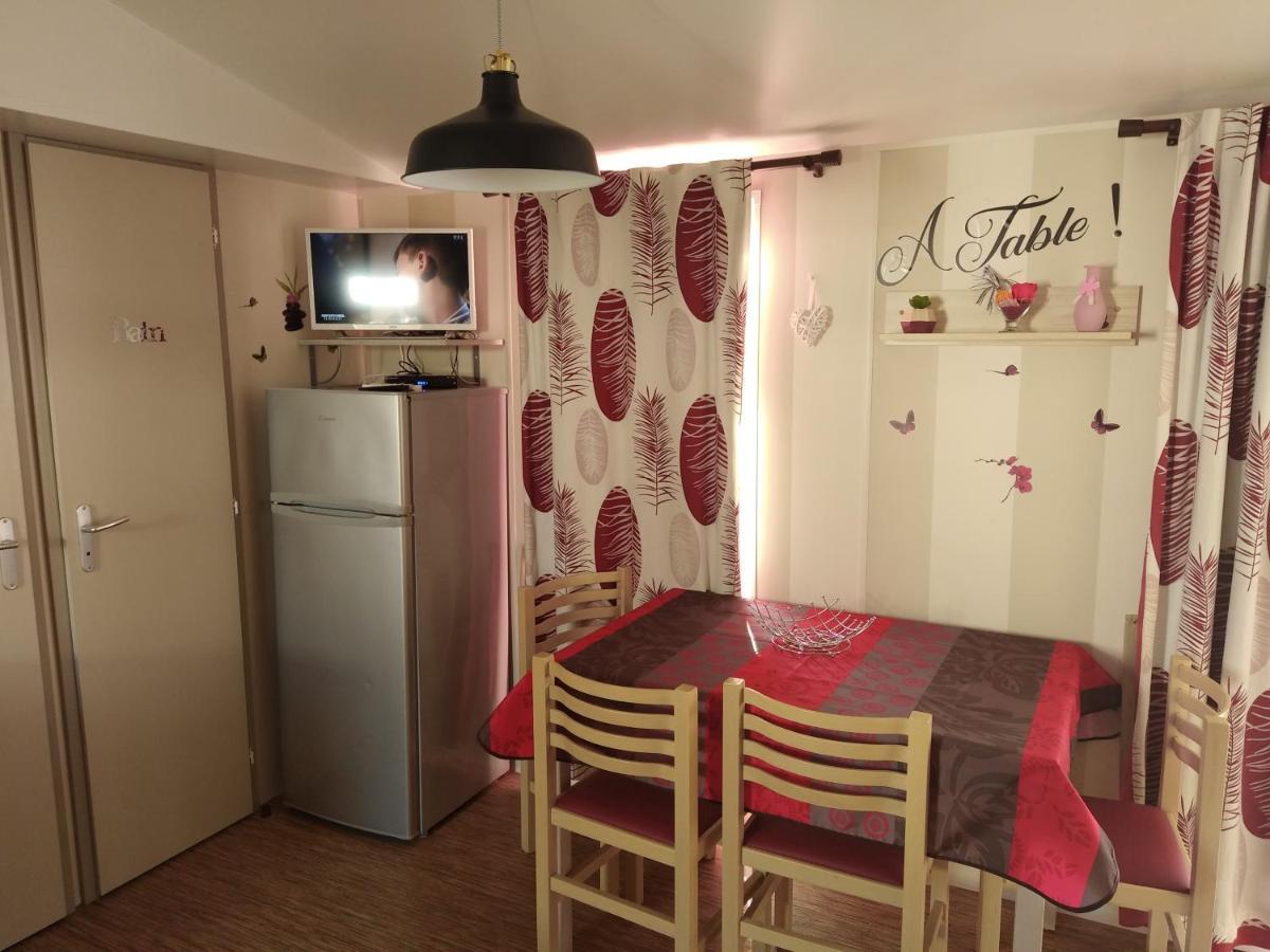 Mobilhome Camping Proche Des Plages Сен-Жан-де-Мон Екстер'єр фото