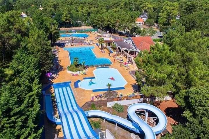 Mobilhome Camping Proche Des Plages Сен-Жан-де-Мон Екстер'єр фото